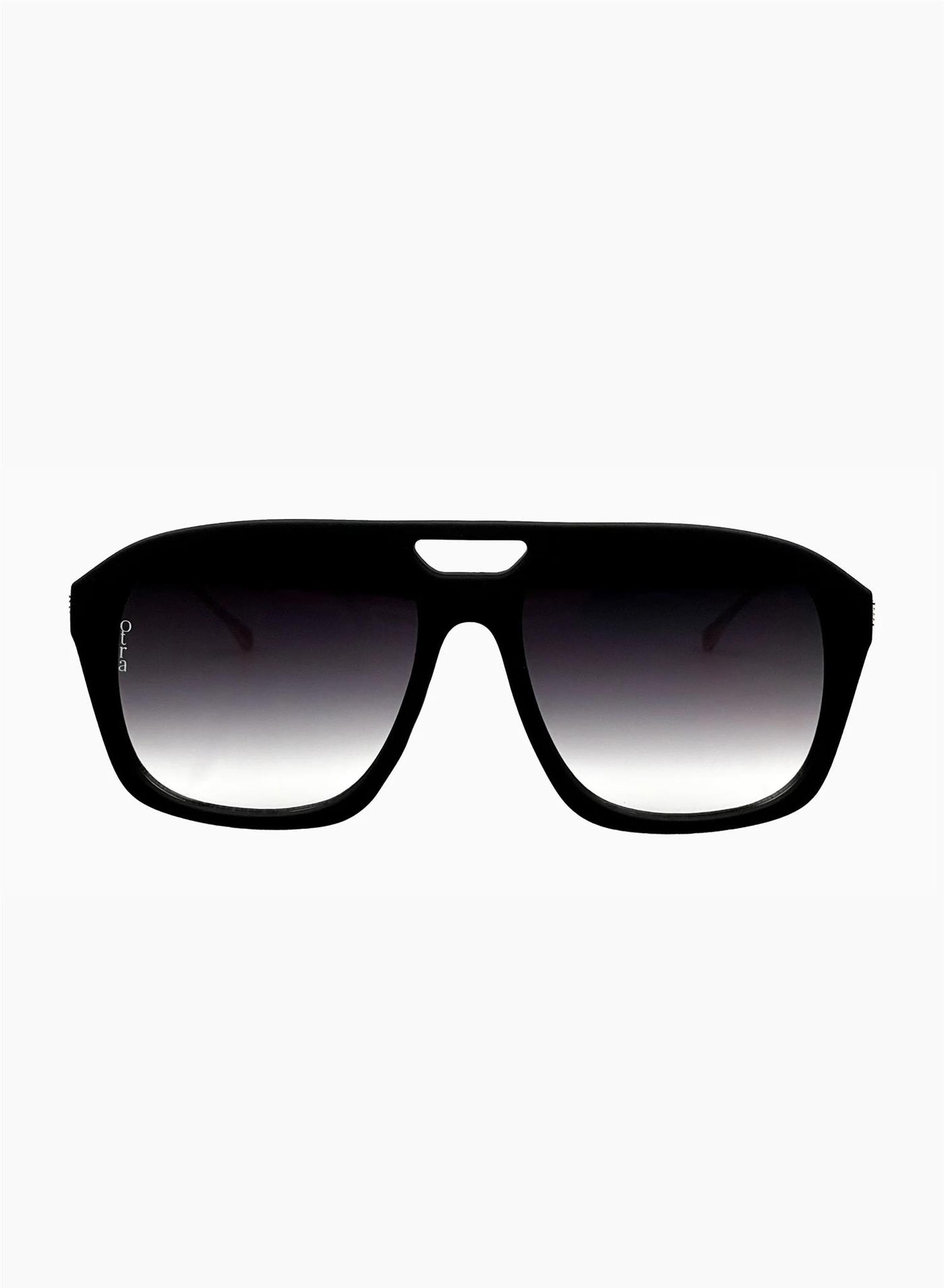 Reina Black