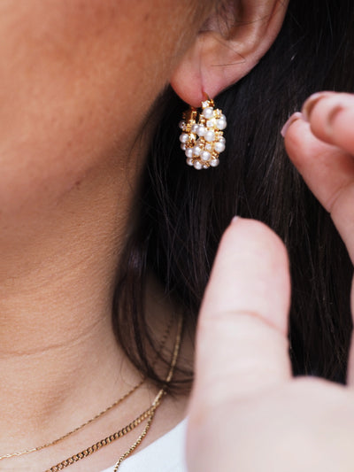 Pearl & crystal huggie hoops gold