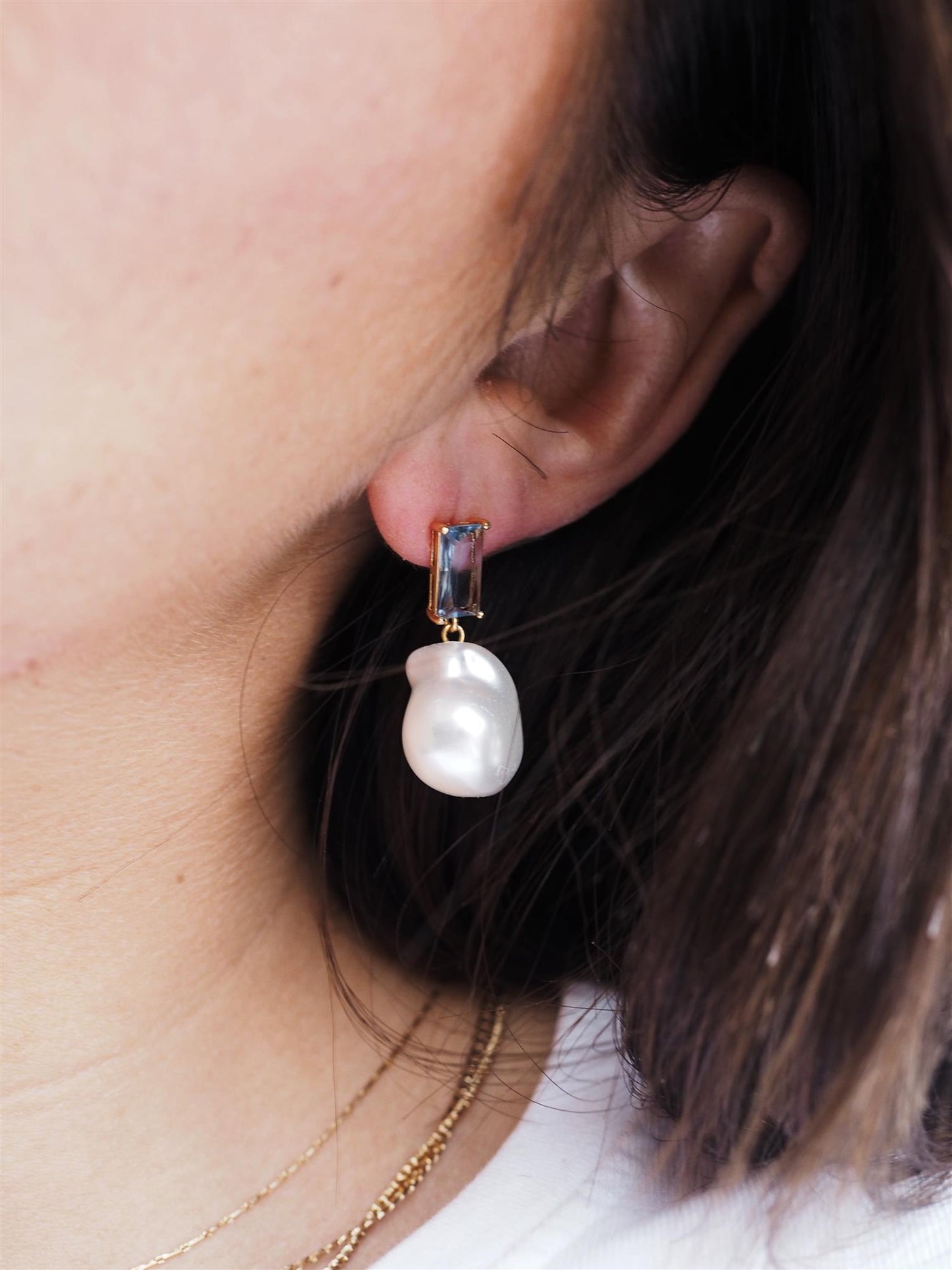 Baguette & pearl drop earrings