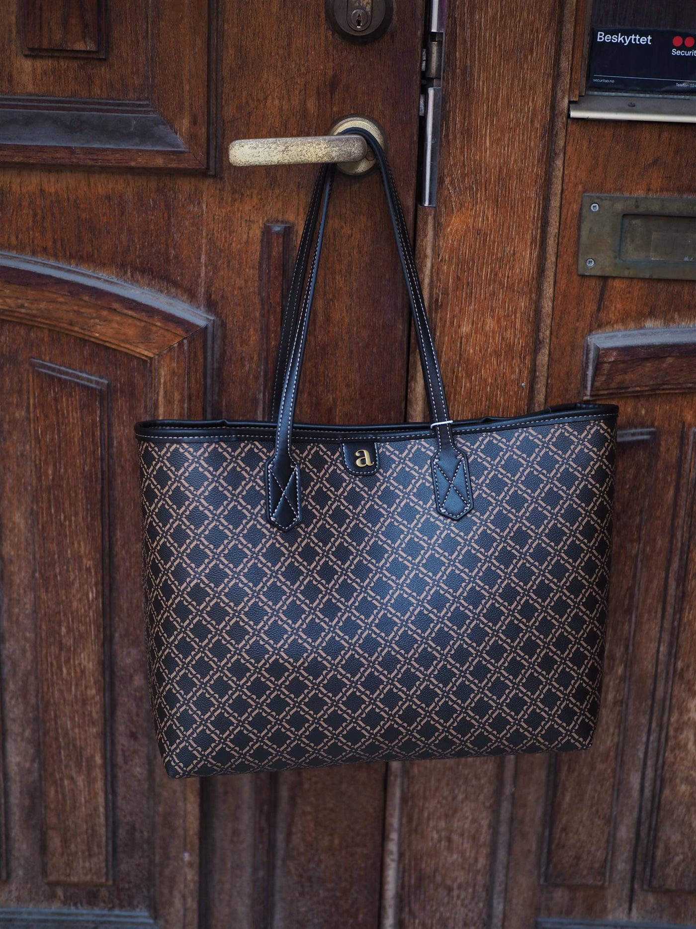Ultimate Monogram Tote Black