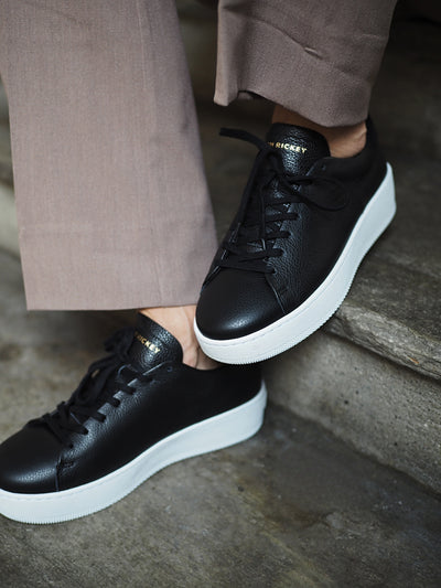 Deuce Court Grained Black