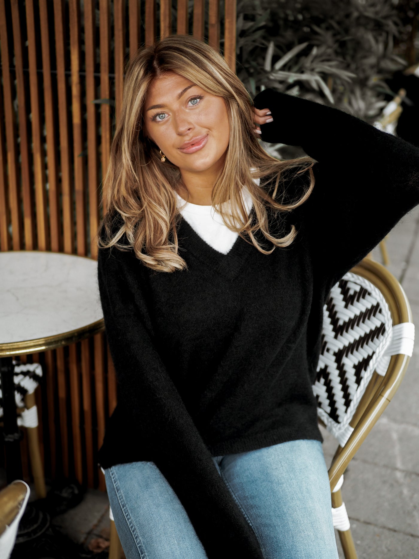 Brook Knit Oversize V-Neck Black