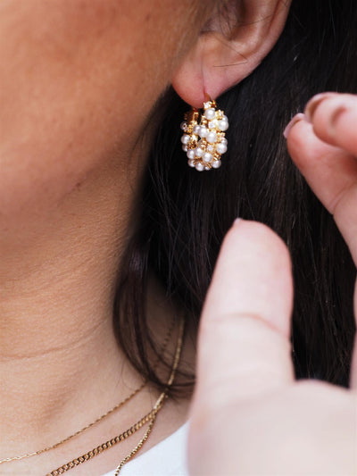 Pearl & crystal huggie hoops gold