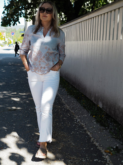 Blue stripe embrodery blouse