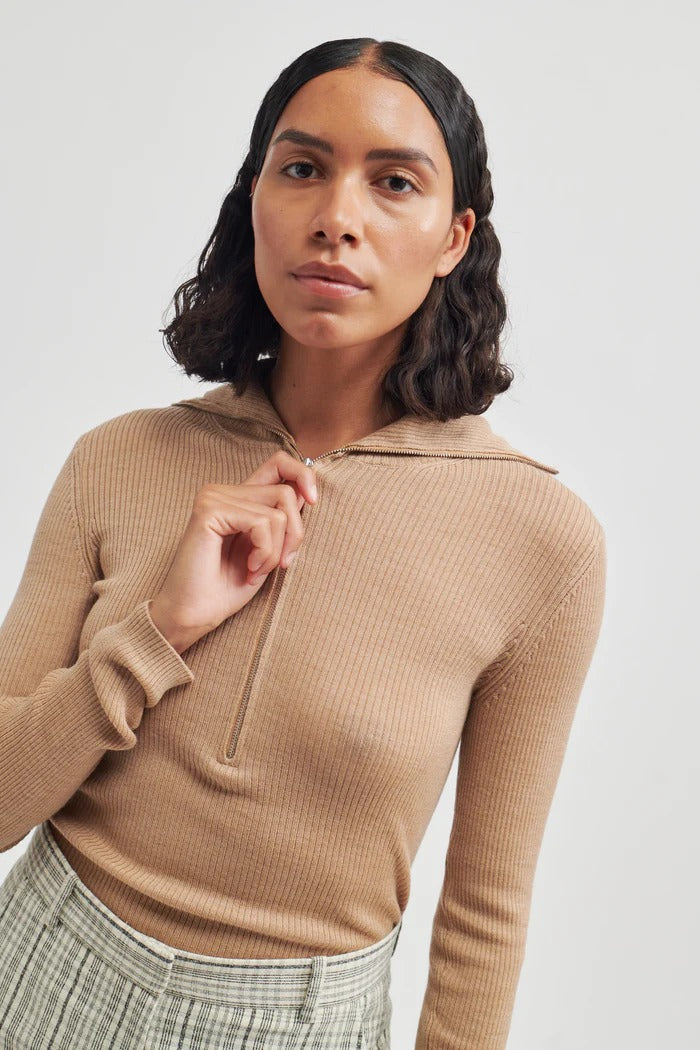 Abida Knit T-Neck Brown