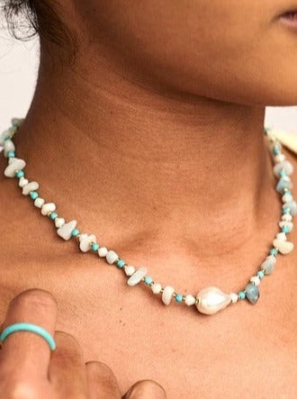TURQUOISE CHIP & STATIONED PEARL NECKLACE