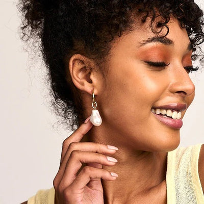 STATEMENT PEARL HOOP EARRINGS