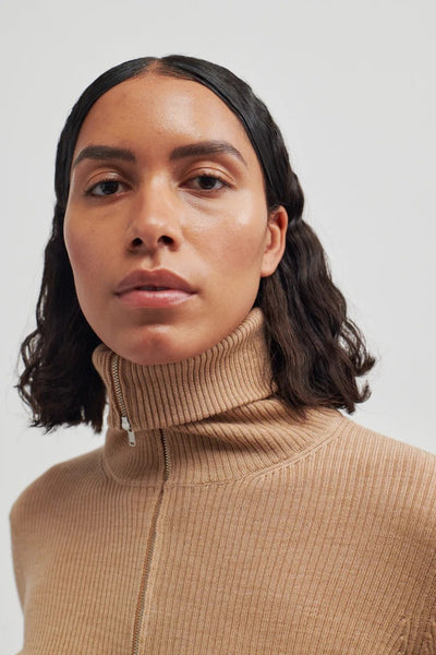 Abida Knit T-Neck Brown