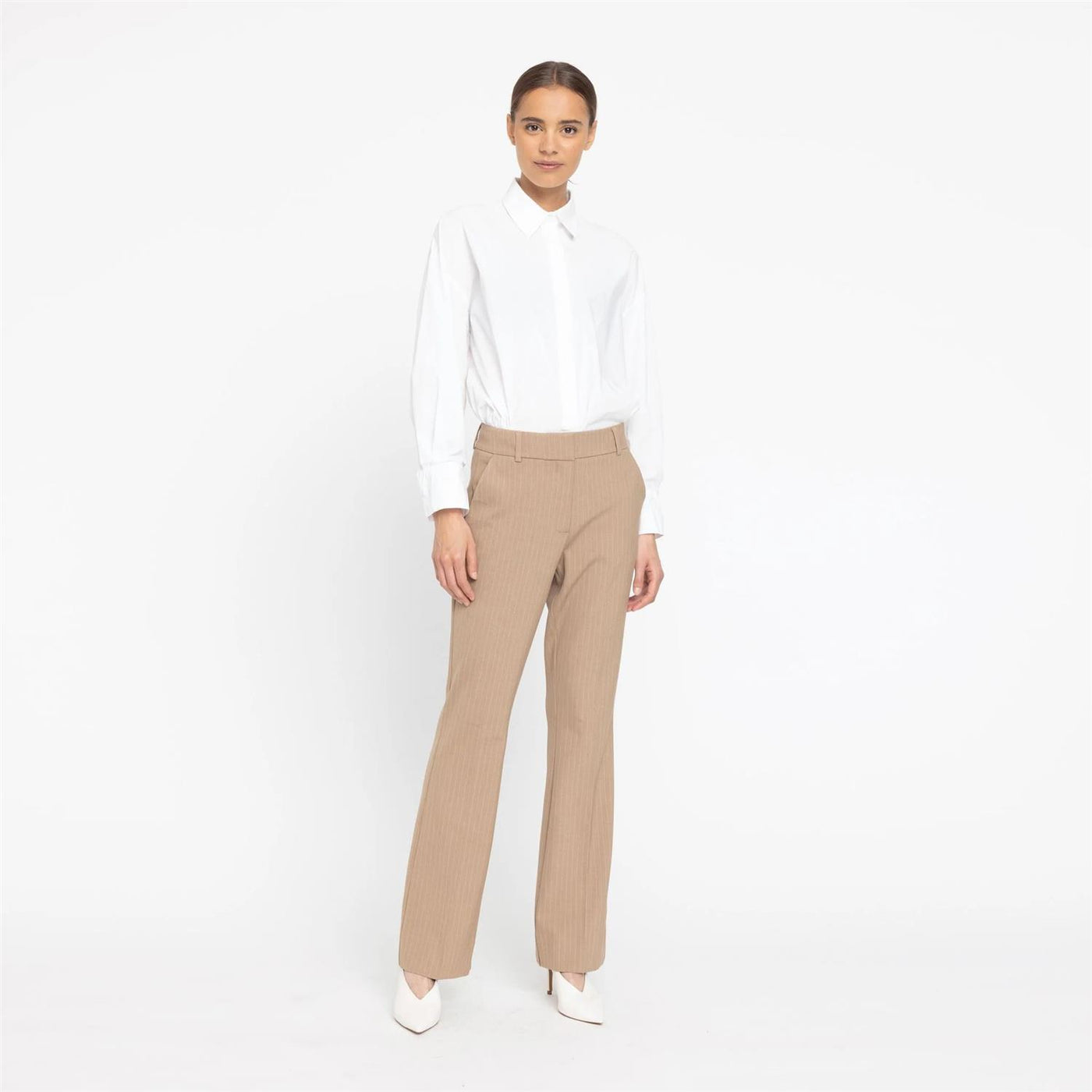 Clara 510 Light Brown Pin