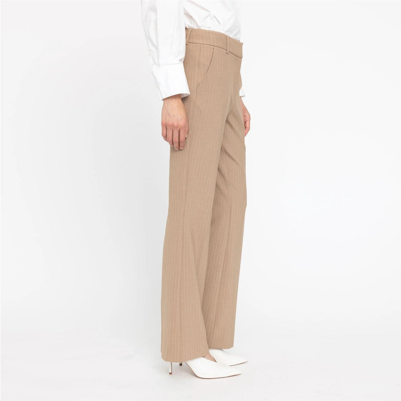 Clara 510 Light Brown Pin