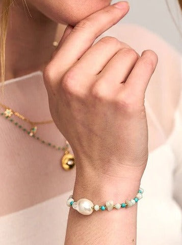 TURQUOISE CHIP & STATIONED PEARL BRACELET