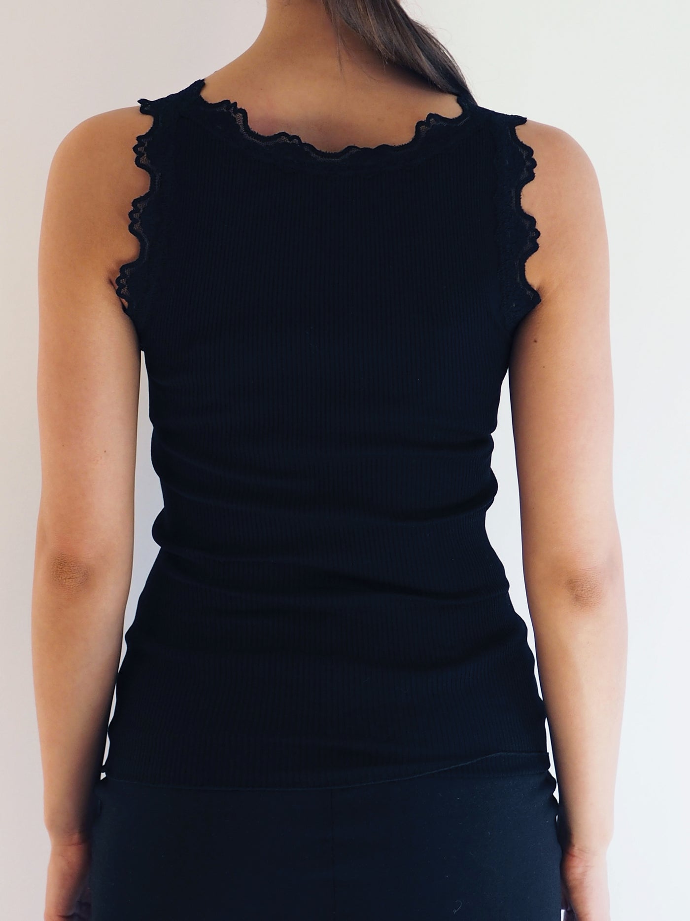 silk top regular w/vintage lace, black
