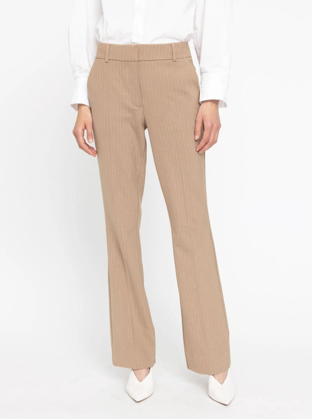 Clara 510 Light Brown Pin