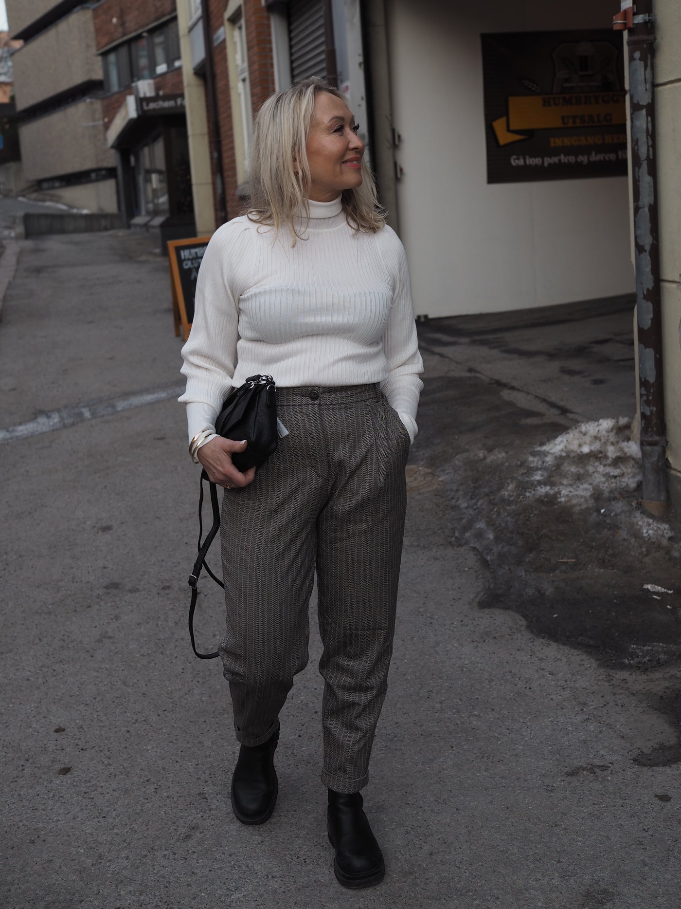 Malou 758 Brown Sand Herringbone