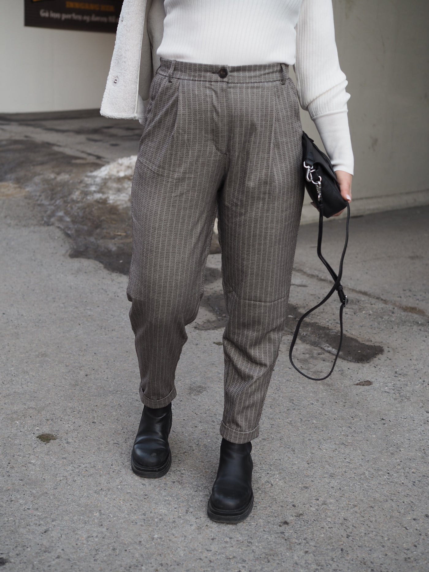 Malou 758 Brown Sand Herringbone